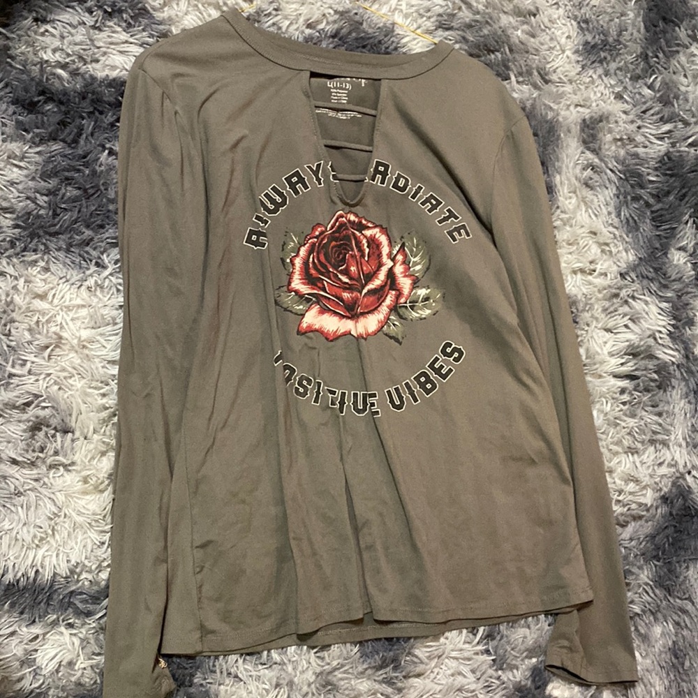 Wound up large gray long sleeve